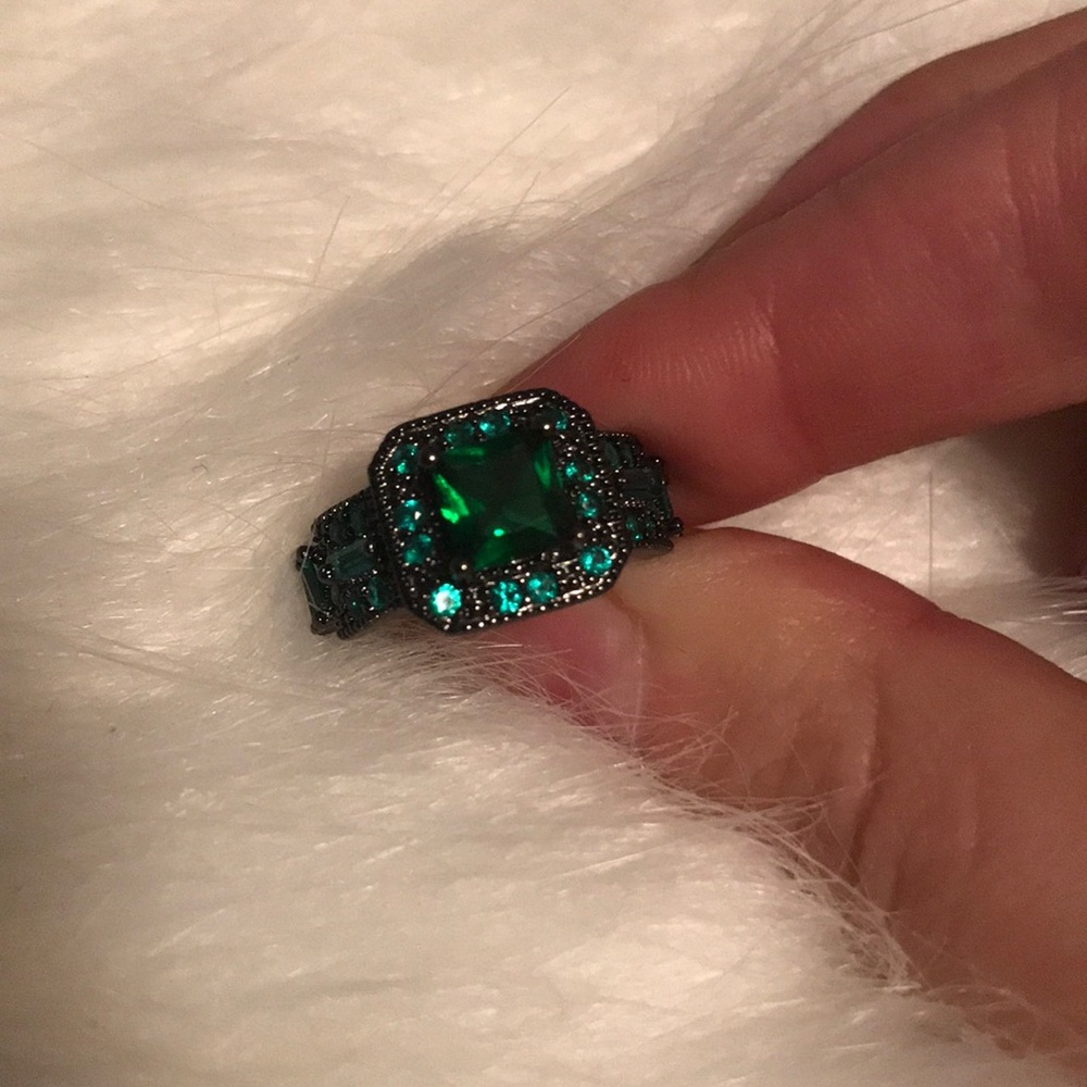 Emerald ring